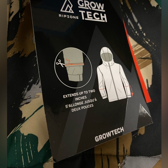 *Brand New* Boys Large Winter Jacket with Growtech - Picture 4 of 5